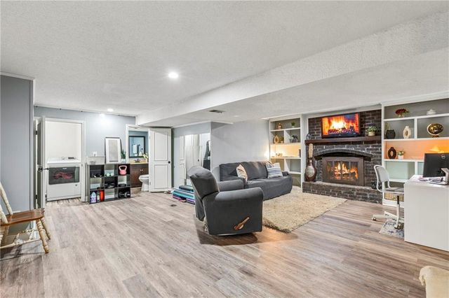3502 NW Lake Drive, Lee's Summit, MO 64064