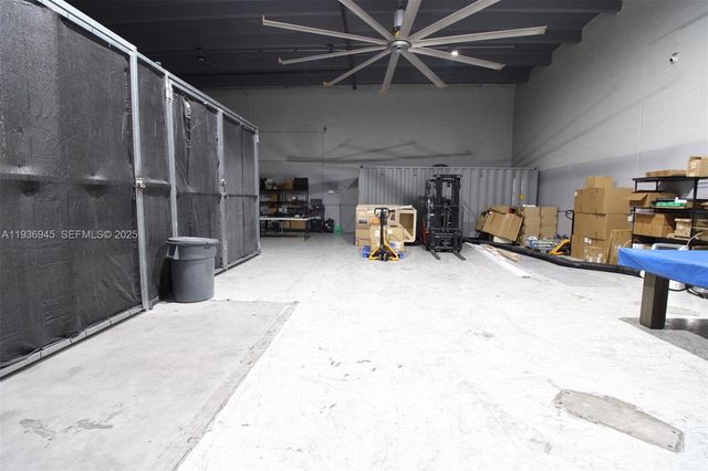 8217 NW 30th Ter, Doral, FL 33122