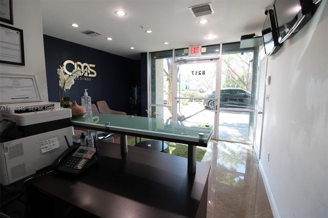 8217 NW 30th Ter, Doral, FL 33122