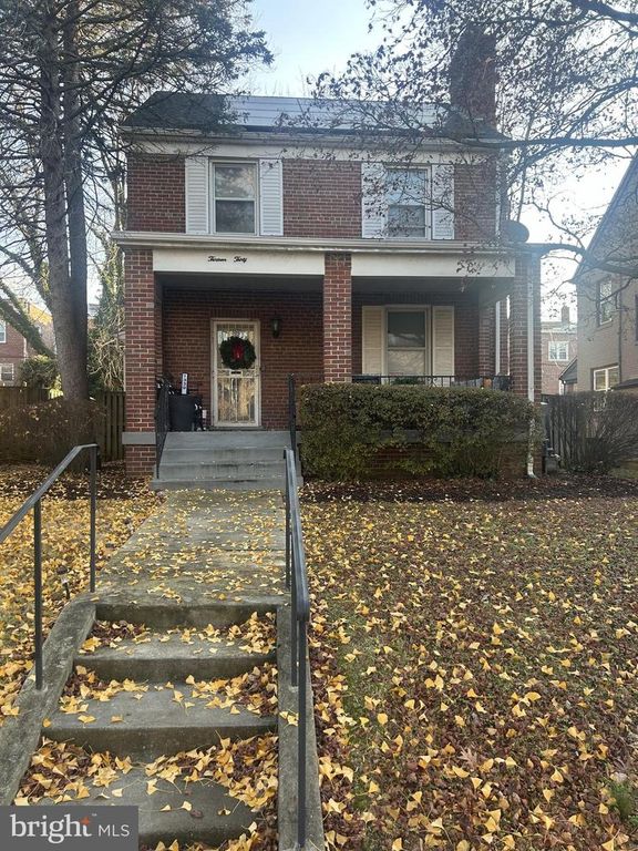 1330 SOMERSET PL NW, Washington, DC 20011