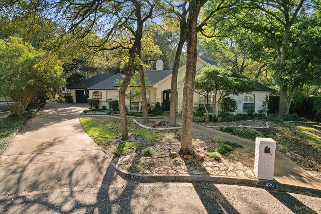 820 Kingston Drive, Mansfield, TX 76063