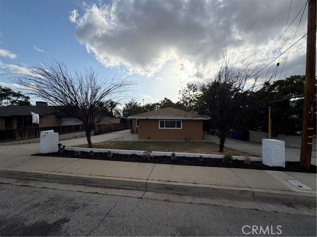 12426 2nd, Yucaipa, CA 92339