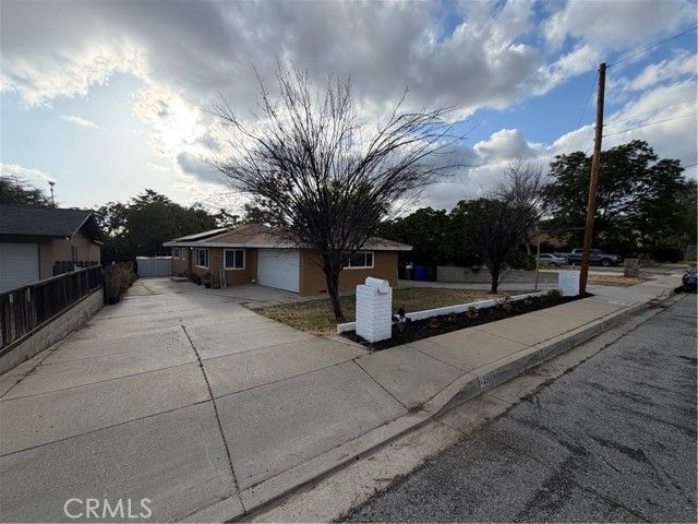 12426 2nd, Yucaipa, CA 92339