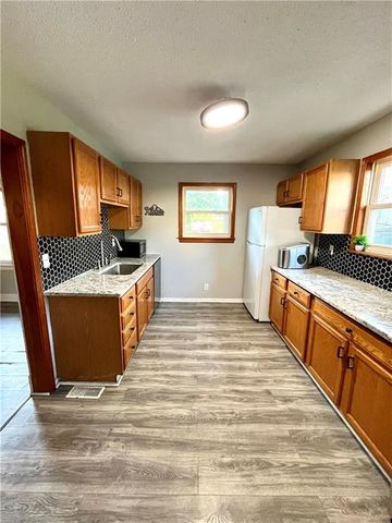 431 N Eubank Street, Independence, MO 64050