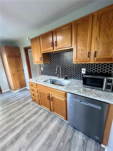 431 N Eubank Street, Independence, MO 64050