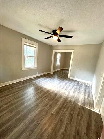431 N Eubank Street, Independence, MO 64050