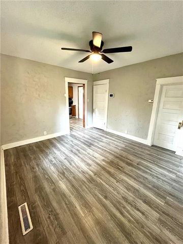 431 N Eubank Street, Independence, MO 64050