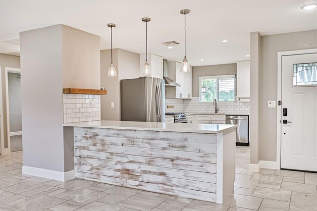 16502 Diana Lane, Houston, TX 77062