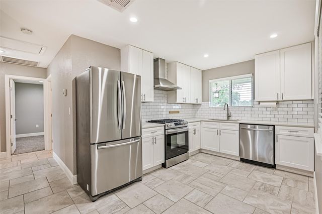 16502 Diana Lane, Houston, TX 77062