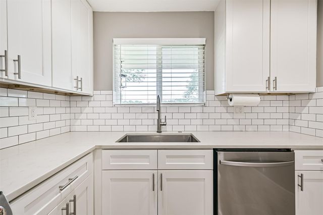 16502 Diana Lane, Houston, TX 77062