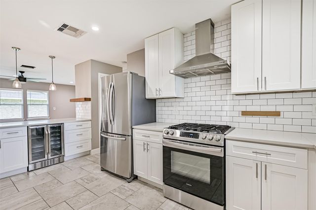 16502 Diana Lane, Houston, TX 77062