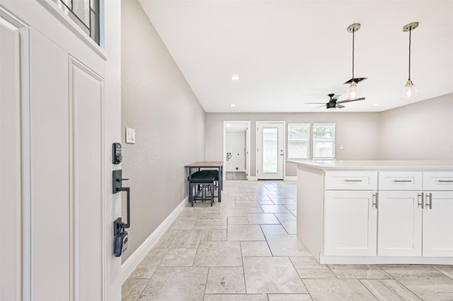 16502 Diana Lane, Houston, TX 77062
