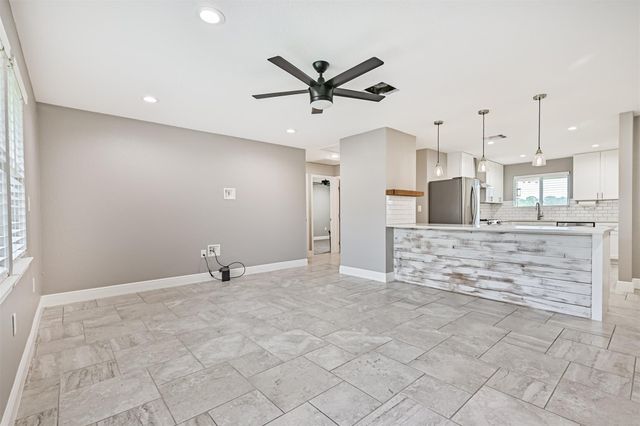 16502 Diana Lane, Houston, TX 77062