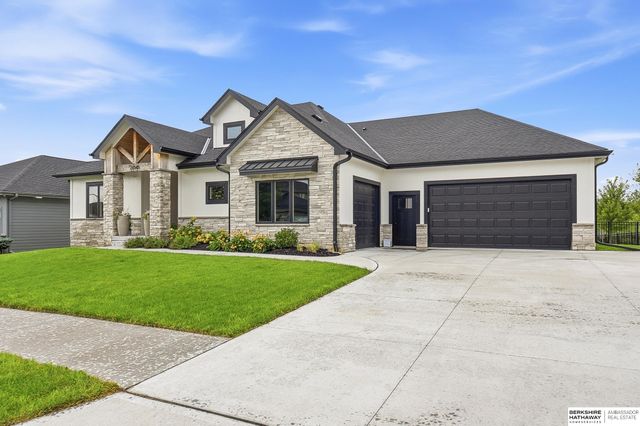 21545 B Street, Elkhorn, NE 68022