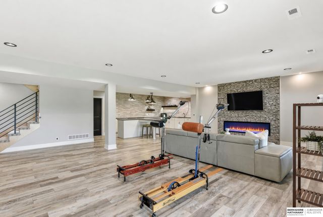 21545 B Street, Elkhorn, NE 68022