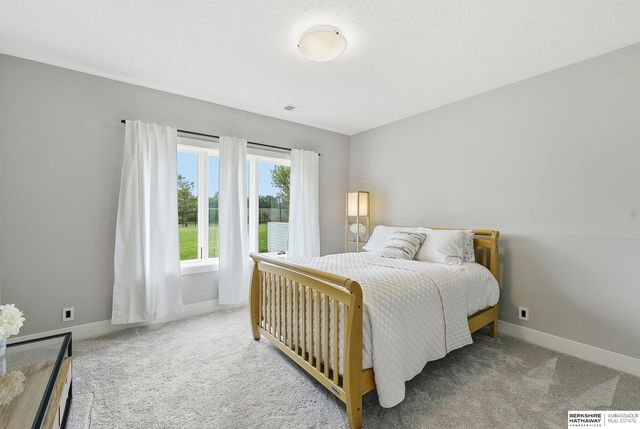 21545 B Street, Elkhorn, NE 68022