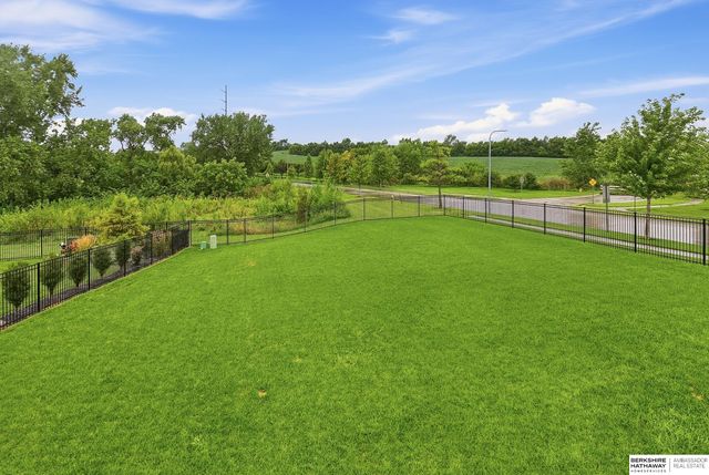 21545 B Street, Elkhorn, NE 68022