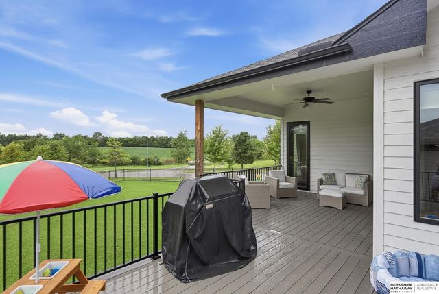 21545 B Street, Elkhorn, NE 68022