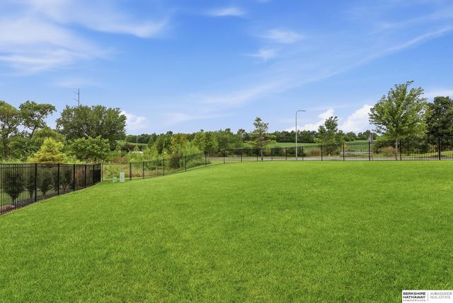 21545 B Street, Elkhorn, NE 68022