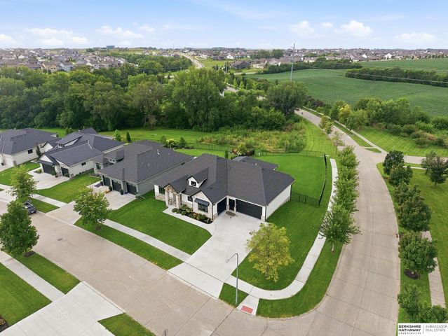 21545 B Street, Elkhorn, NE 68022