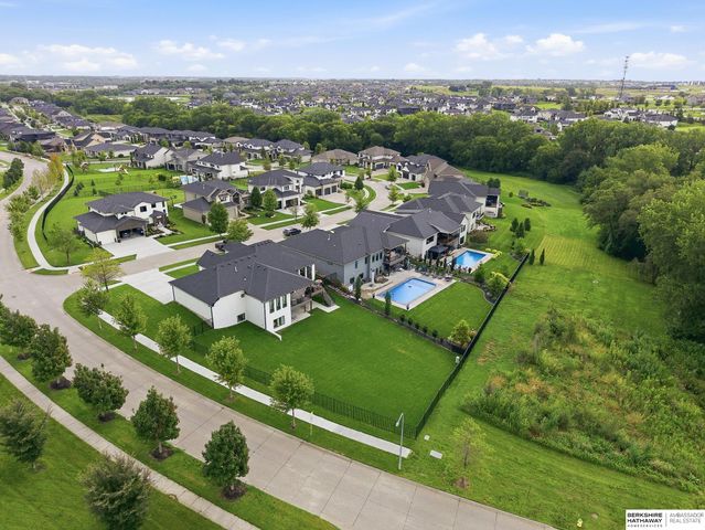 21545 B Street, Elkhorn, NE 68022