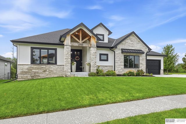 21545 B Street, Elkhorn, NE 68022