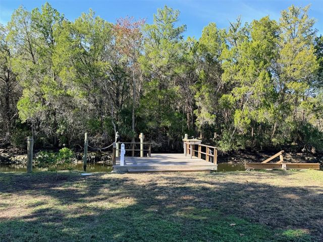 12 PALM DRIVE, Yankeetown, FL 34498