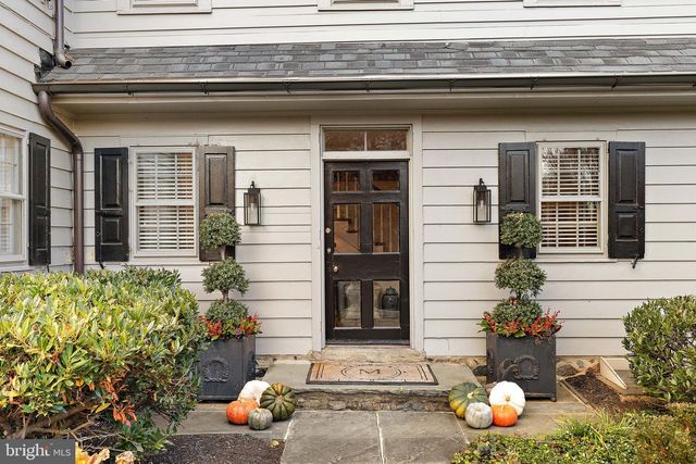 302 STONE BROOK DR, Wilmington, DE 19807