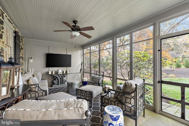 302 STONE BROOK DR, Wilmington, DE 19807