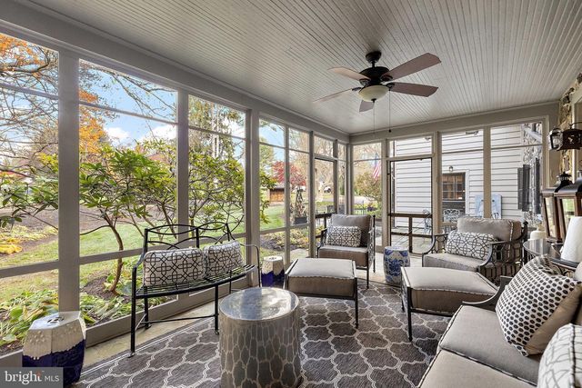 302 STONE BROOK DR, Wilmington, DE 19807