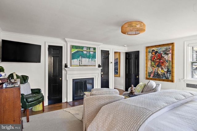 302 STONE BROOK DR, Wilmington, DE 19807