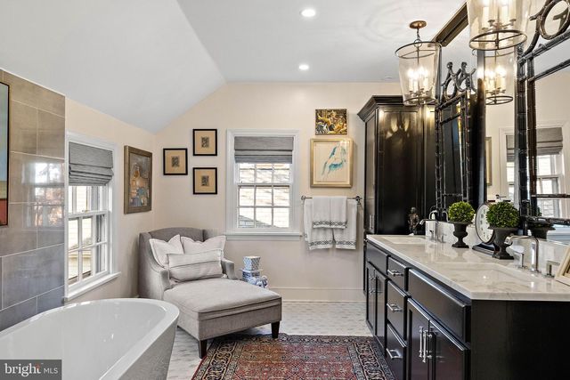 302 STONE BROOK DR, Wilmington, DE 19807