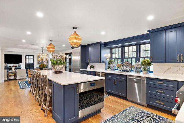 302 STONE BROOK DR, Wilmington, DE 19807