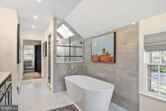 302 STONE BROOK DR, Wilmington, DE 19807