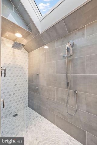 302 STONE BROOK DR, Wilmington, DE 19807