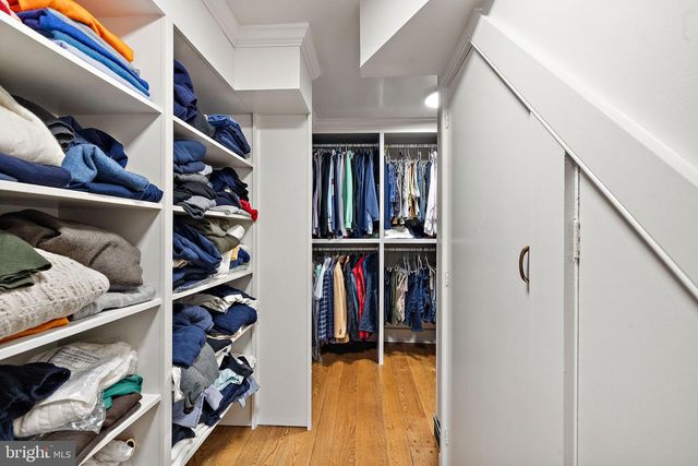 302 STONE BROOK DR, Wilmington, DE 19807