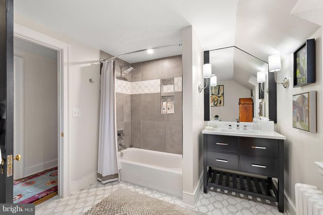 302 STONE BROOK DR, Wilmington, DE 19807