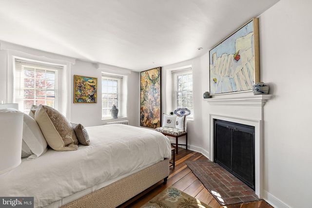 302 STONE BROOK DR, Wilmington, DE 19807