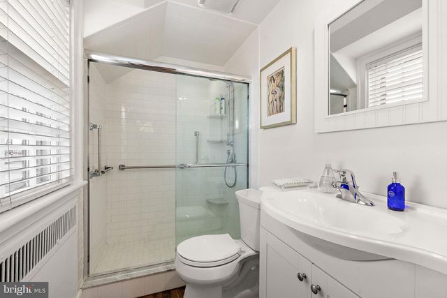 302 STONE BROOK DR, Wilmington, DE 19807