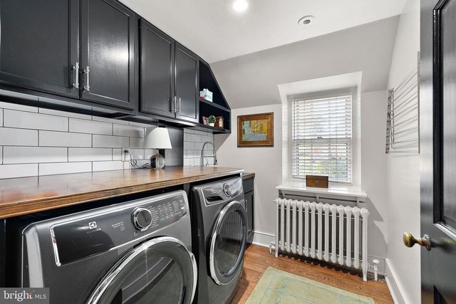 302 STONE BROOK DR, Wilmington, DE 19807