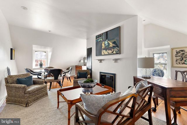 302 STONE BROOK DR, Wilmington, DE 19807