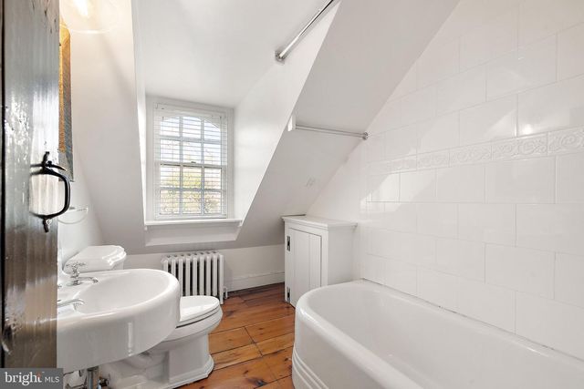 302 STONE BROOK DR, Wilmington, DE 19807