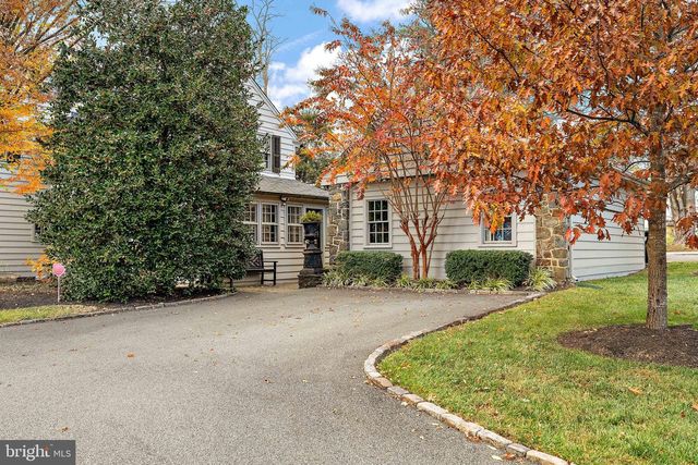 302 STONE BROOK DR, Wilmington, DE 19807