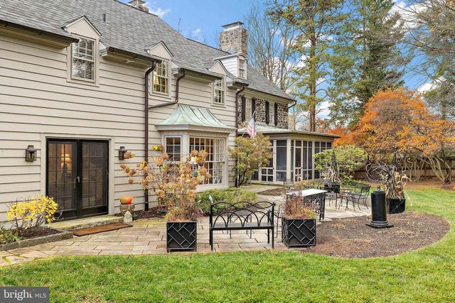 302 STONE BROOK DR, Wilmington, DE 19807