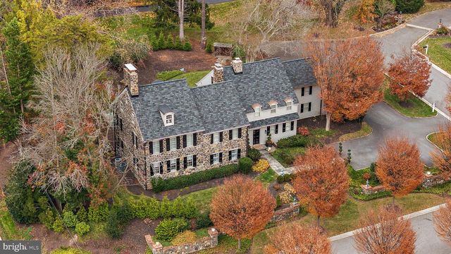 302 STONE BROOK DR, Wilmington, DE 19807