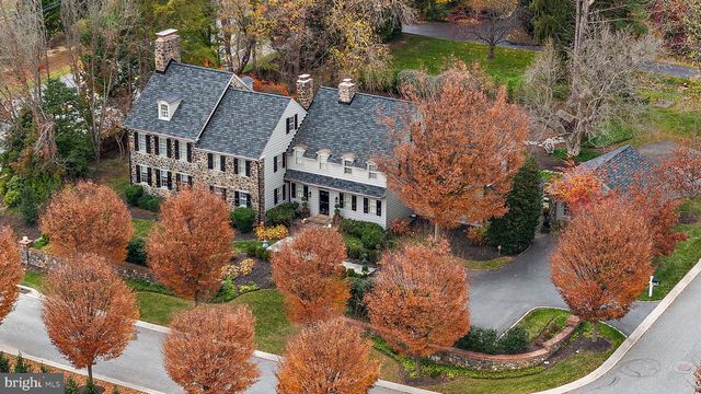 302 STONE BROOK DR, Wilmington, DE 19807