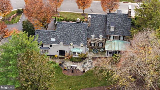 302 STONE BROOK DR, Wilmington, DE 19807