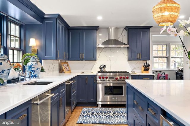 302 STONE BROOK DR, Wilmington, DE 19807