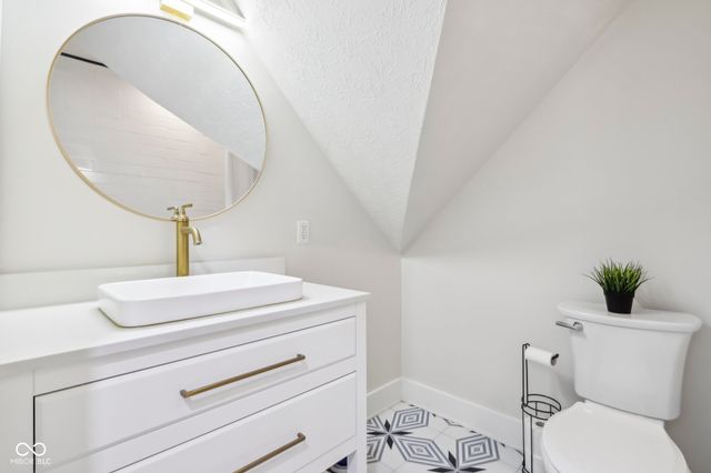 560 Jefferson Avenue, Indianapolis, IN 46201