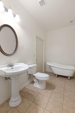 2207 Boxwood CIR, Kingsland, TX 78639